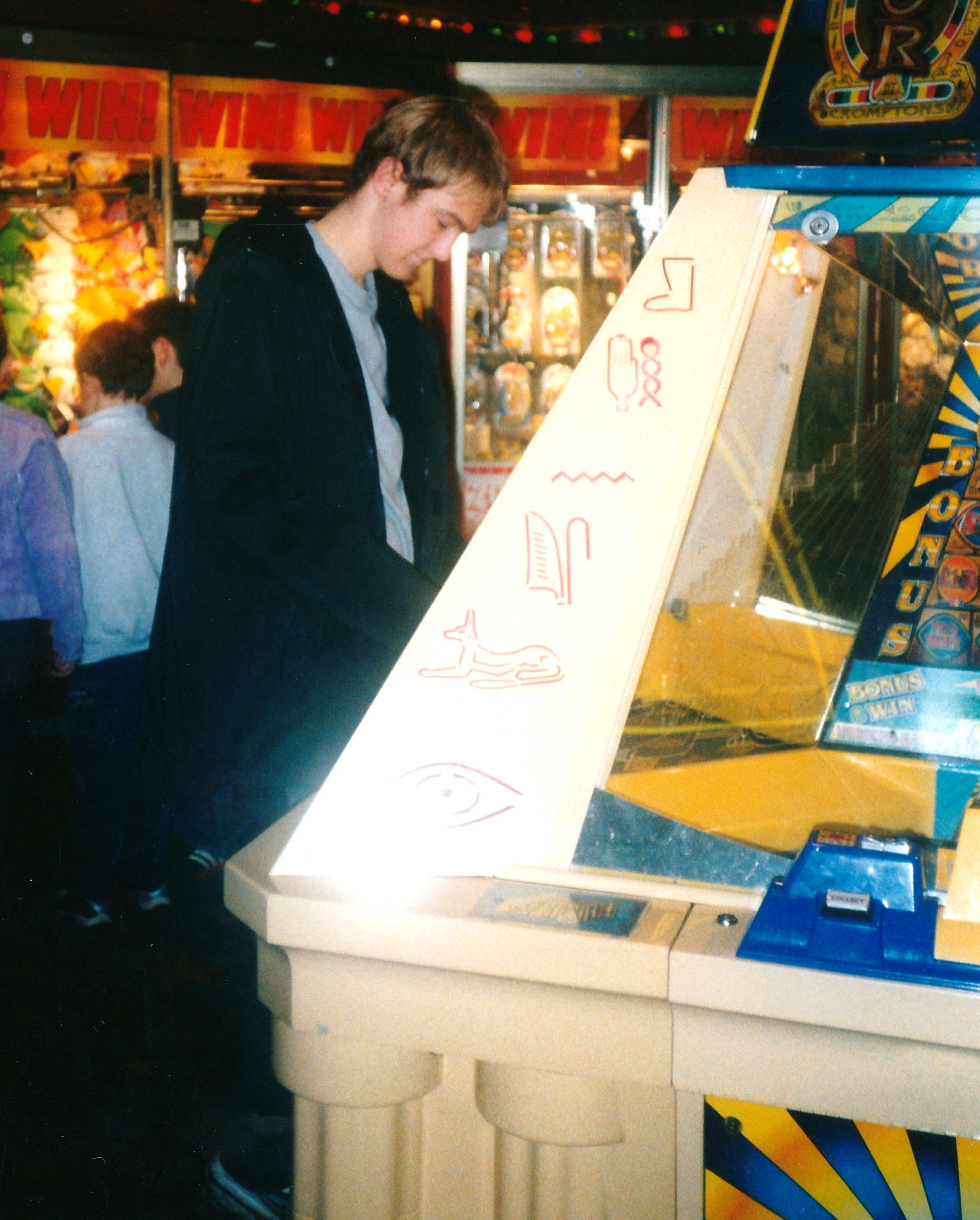 paul playing cromptoms luxor